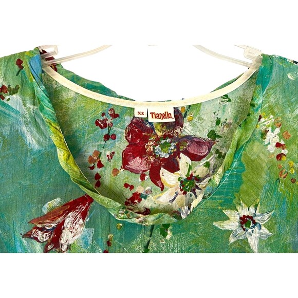 Tianello Shelby Babydoll Top Size XS  Floral Print Rayon Twisted Neckline - Picture 5 of 9